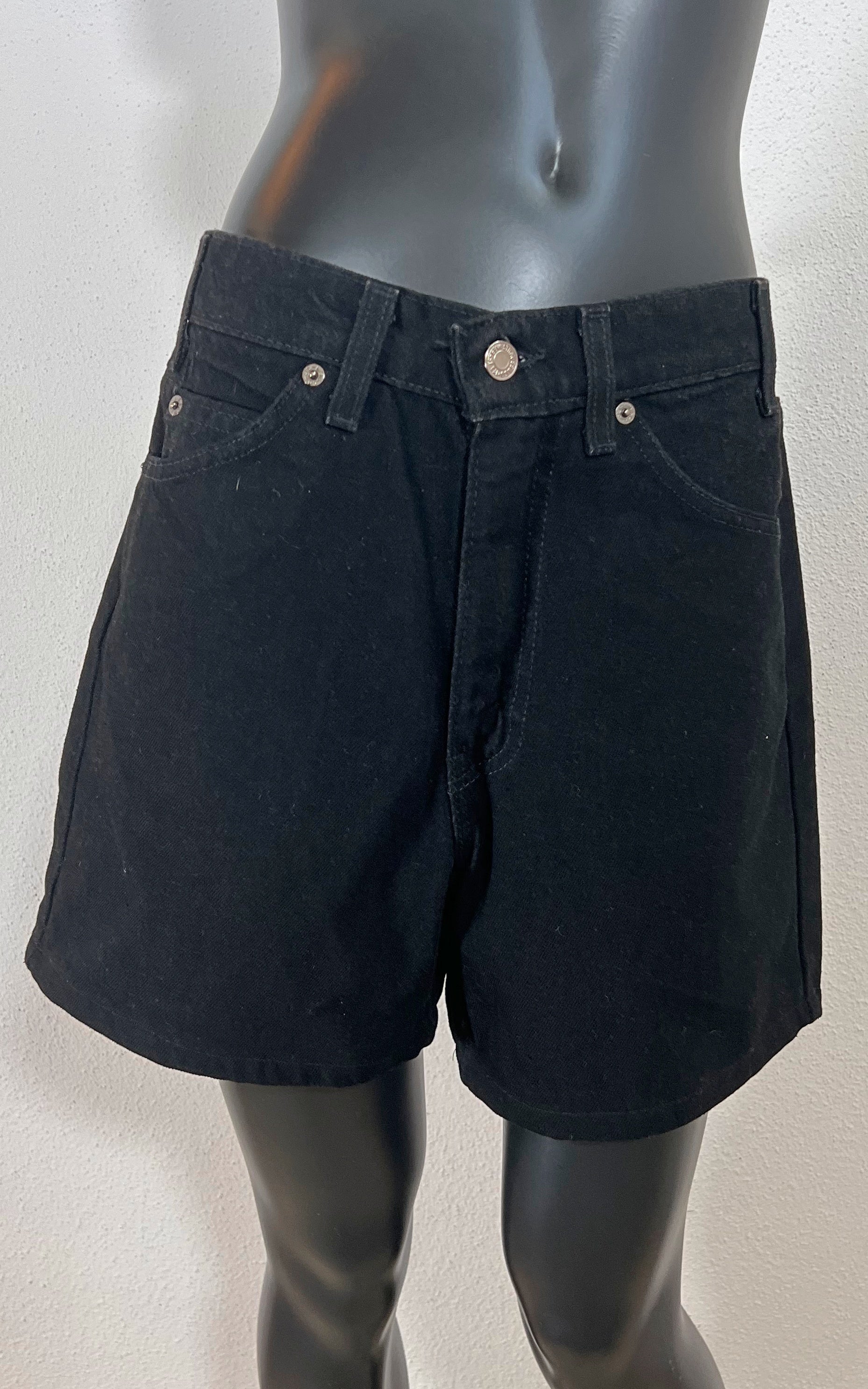 Vintage Levis 550 Denim Shorts W32