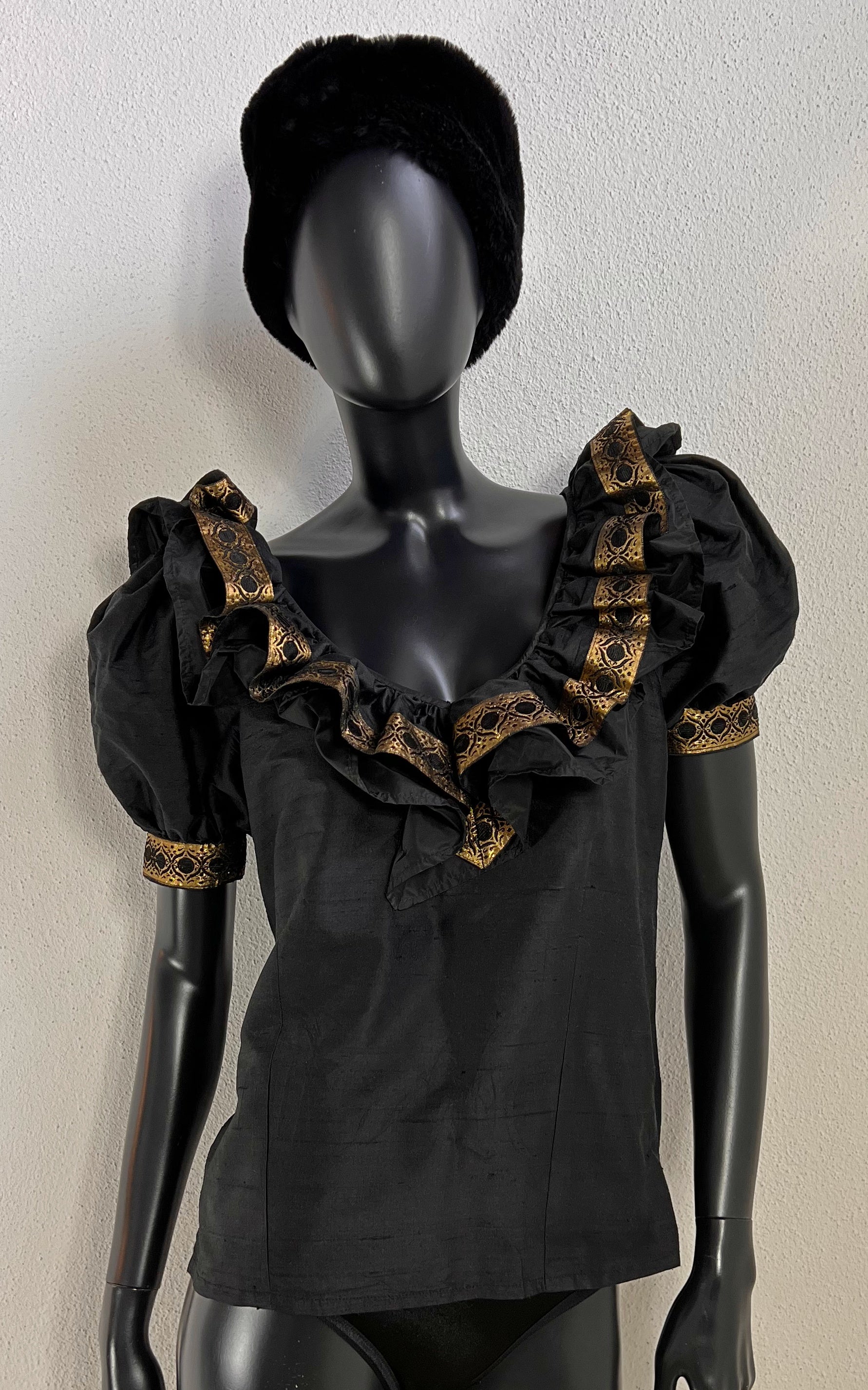 Vintage Volant Silk Blouse ''Die schöne Münchnerin''