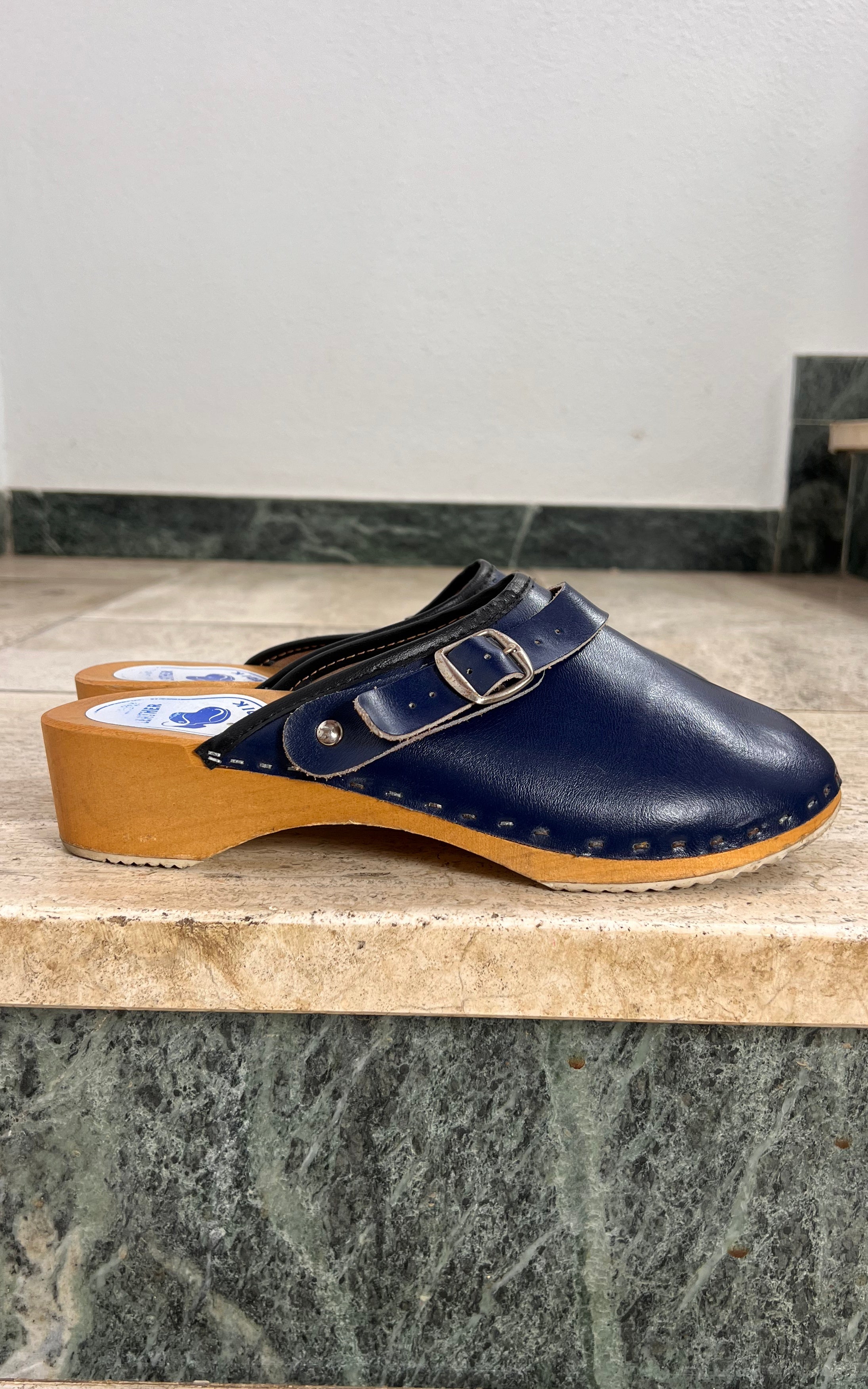 Vintage Navy 70s Clogs 41