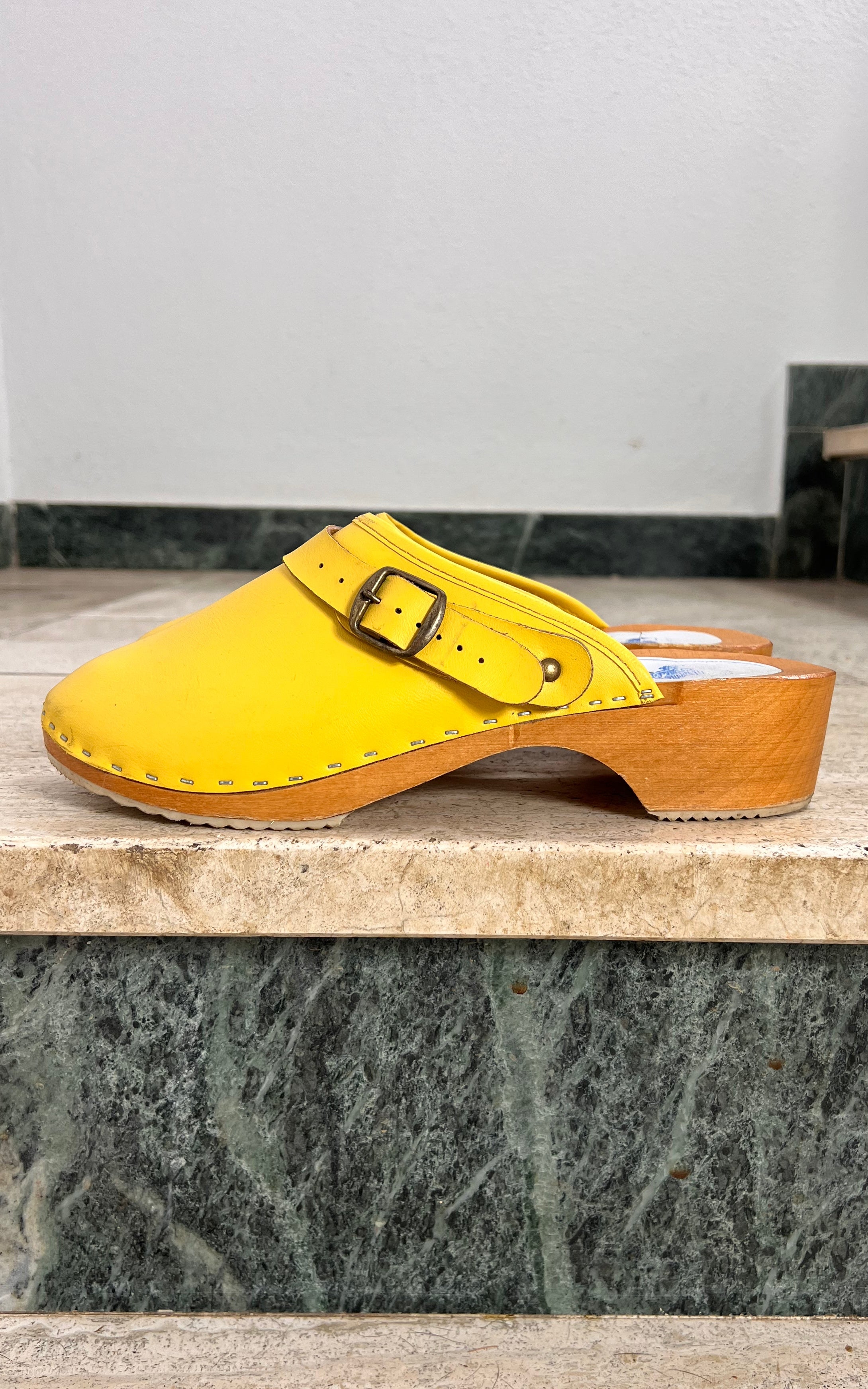 Vintage Yellow 70s Clogs 41