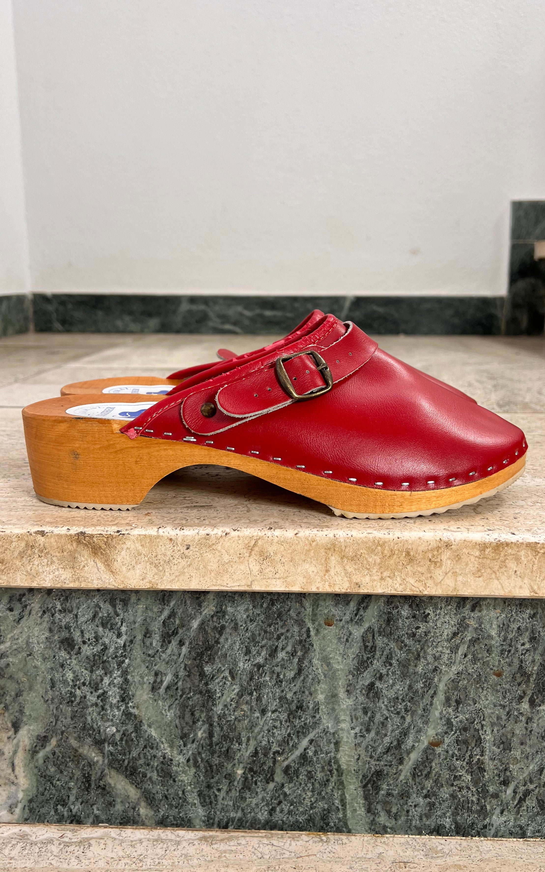 Vintage Red 70s Clogs 41