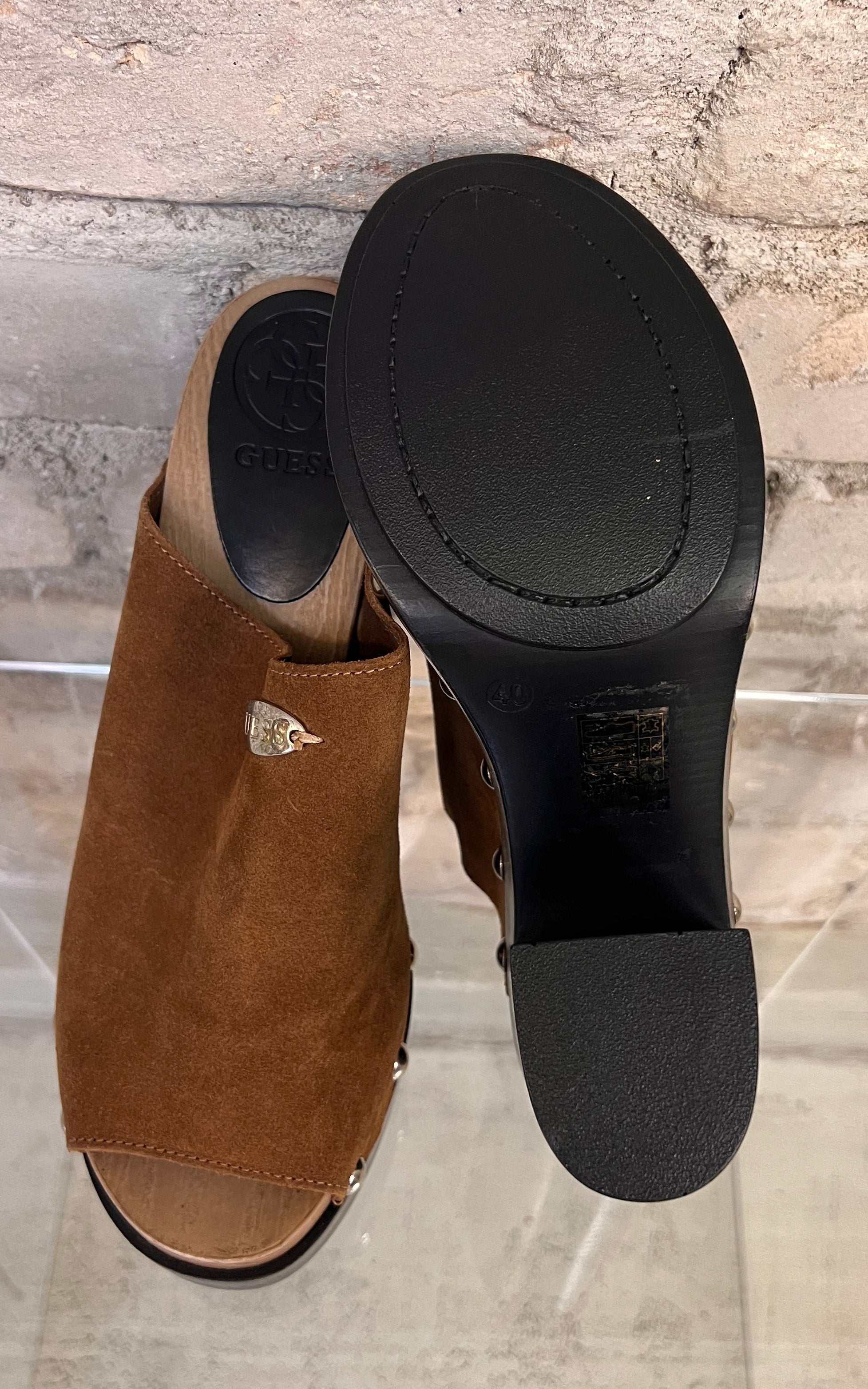 Vintage Y2K Guess Clogs 40