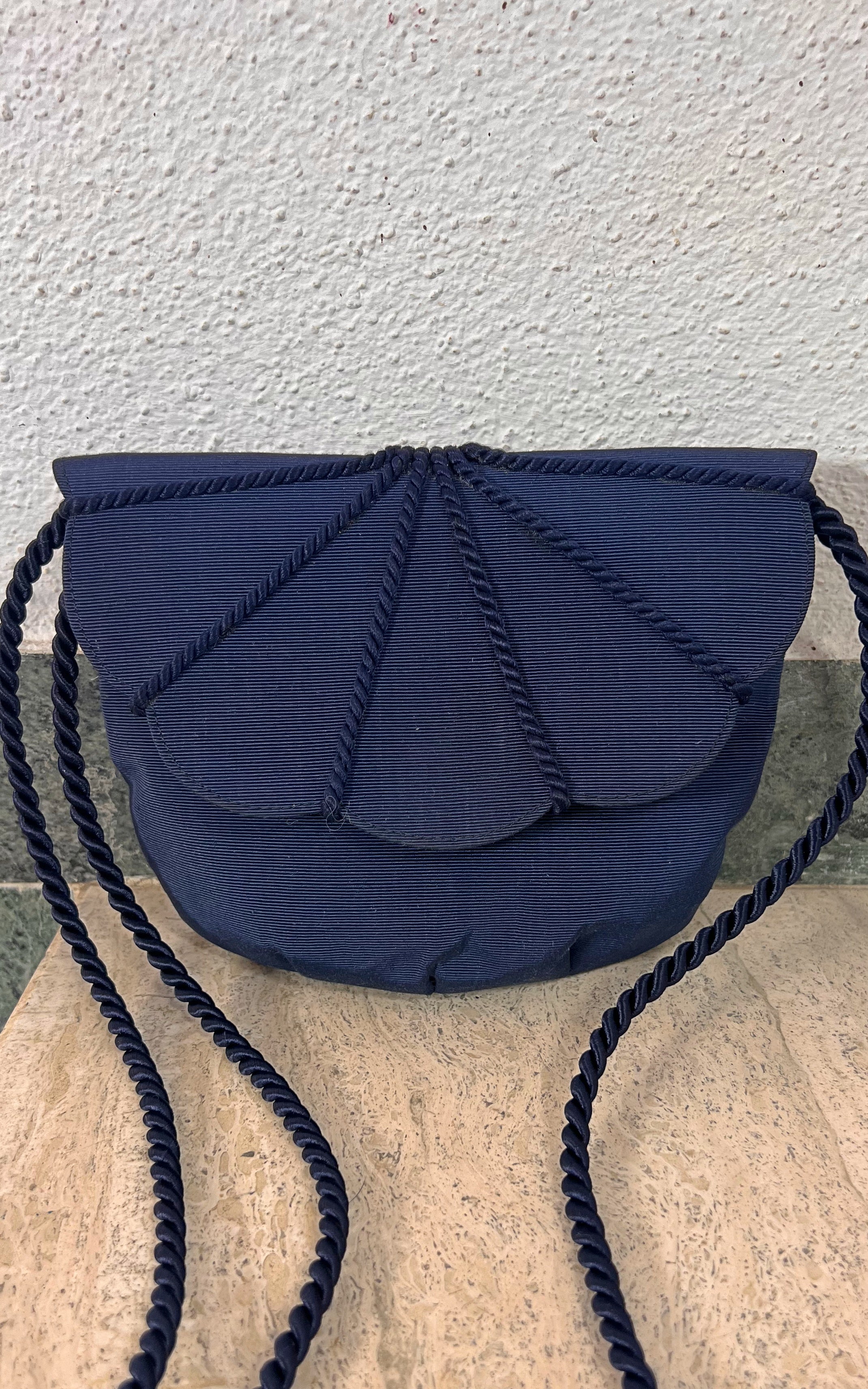 Vintage Darkblue Scallop Bag