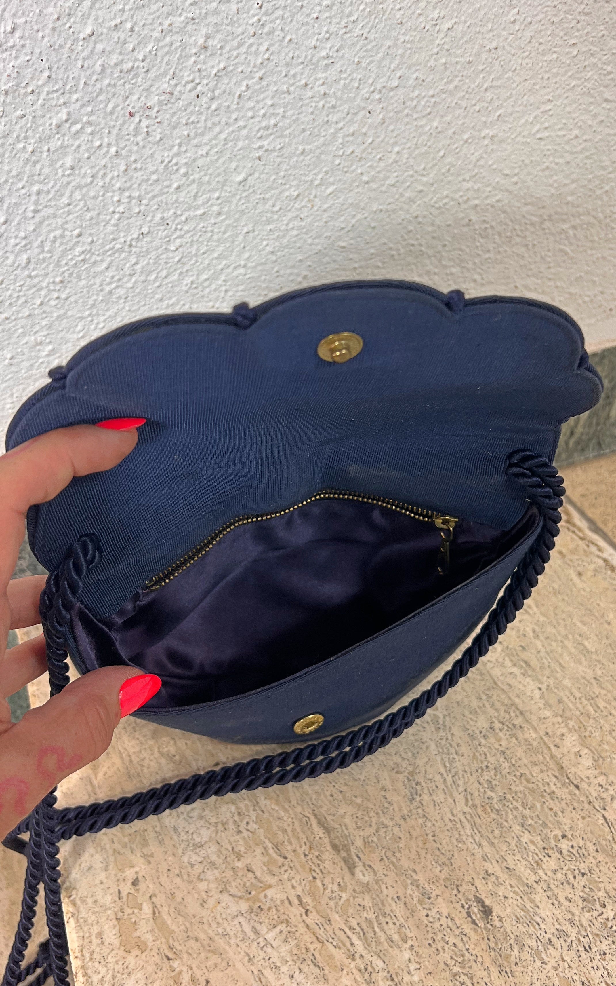 Vintage Darkblue Scallop Bag