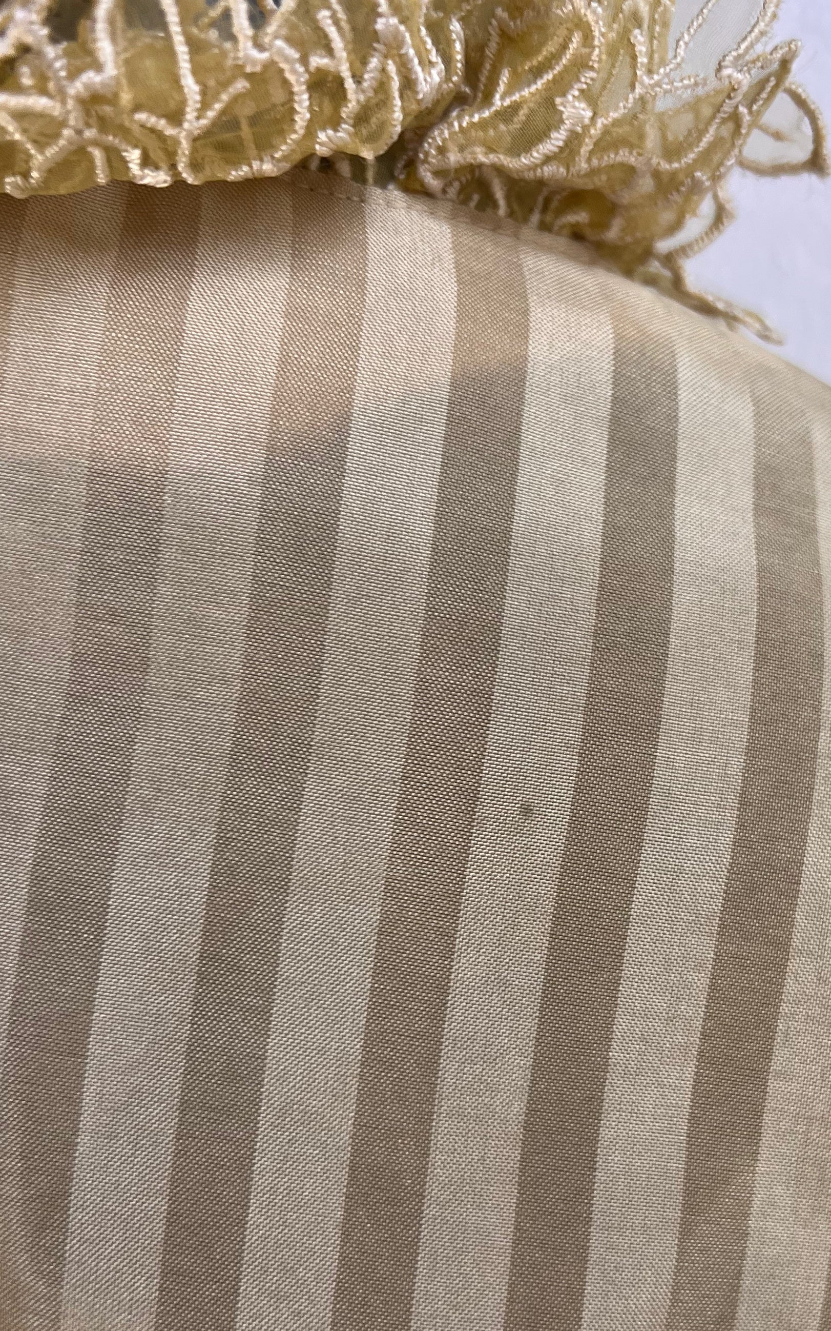 Vintage 80s Lace Collar Blouse