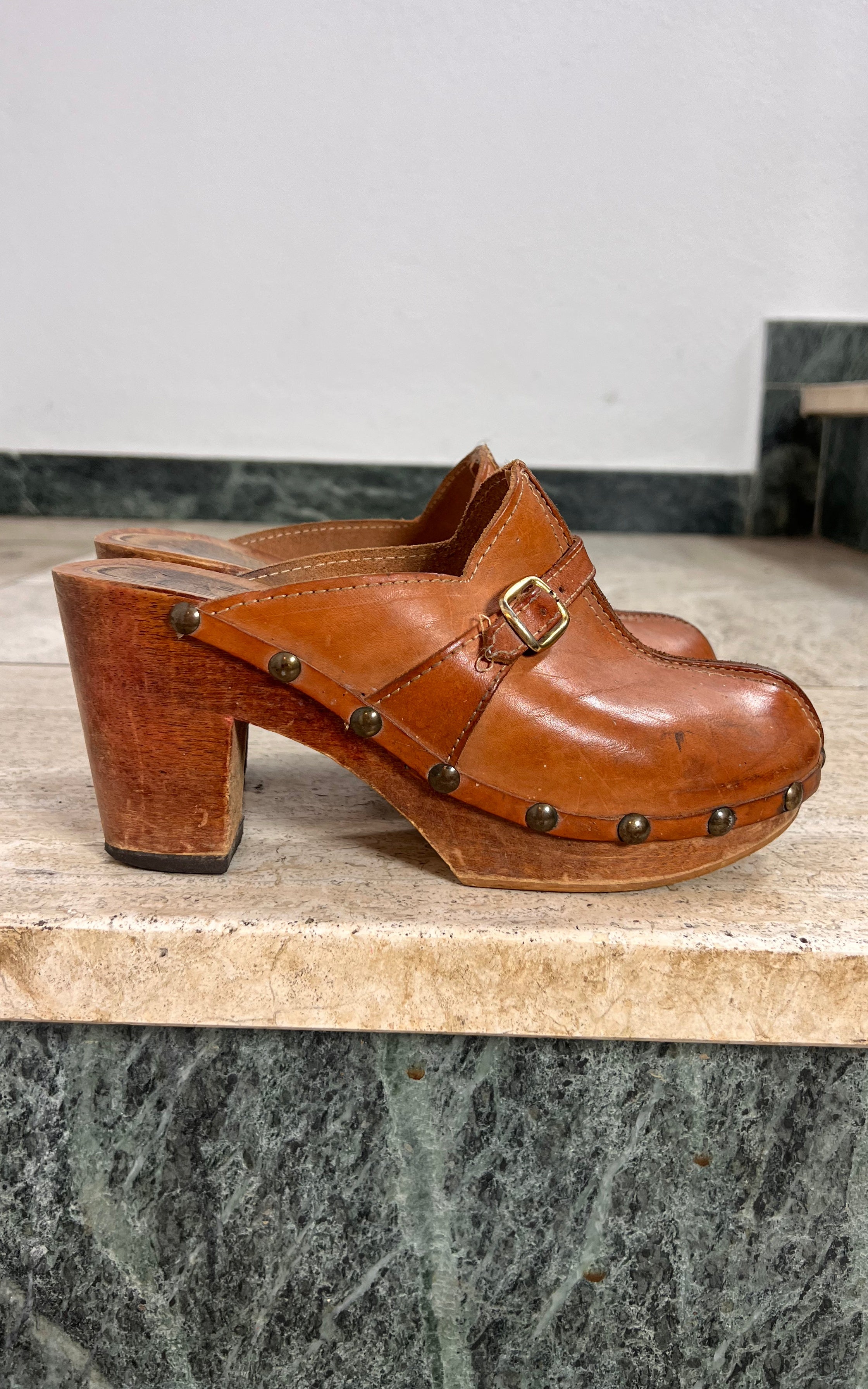 Vintage 70s Clogs 37