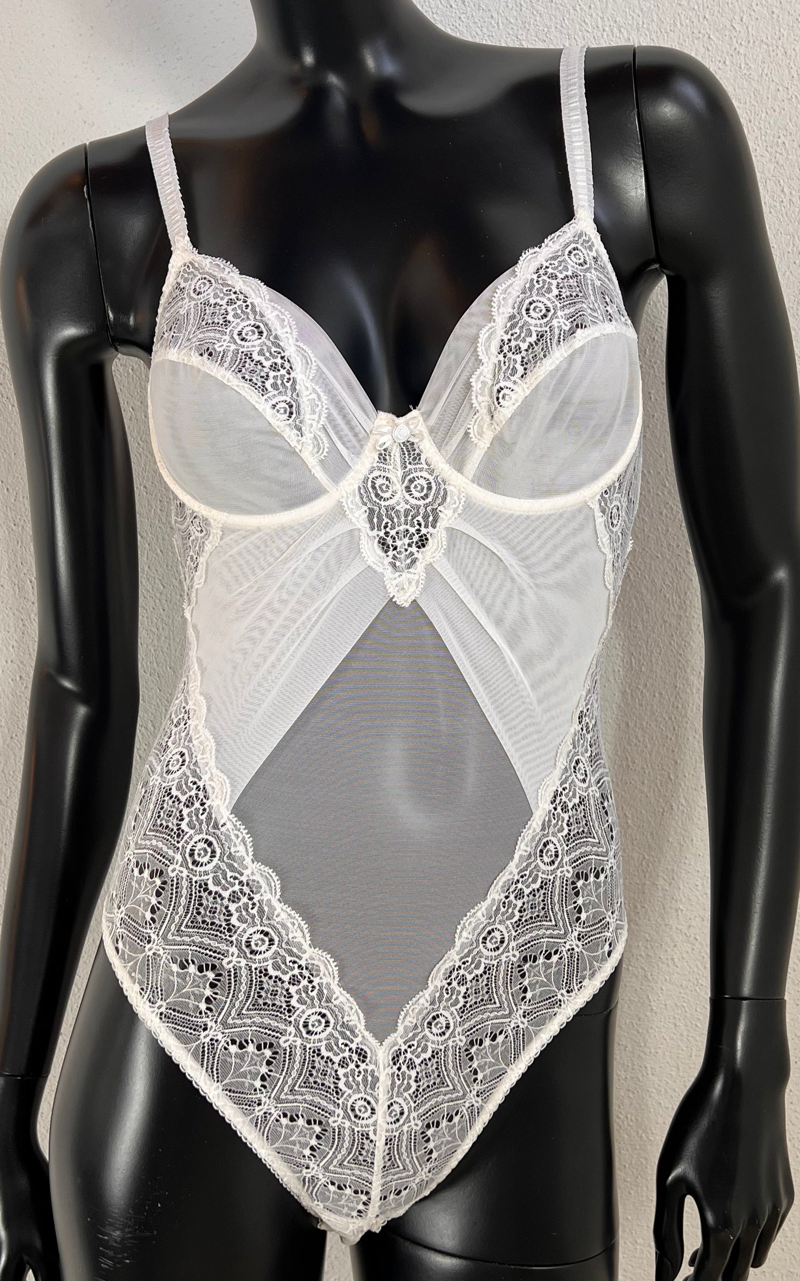 Vintage Excellent Lace Body Suit