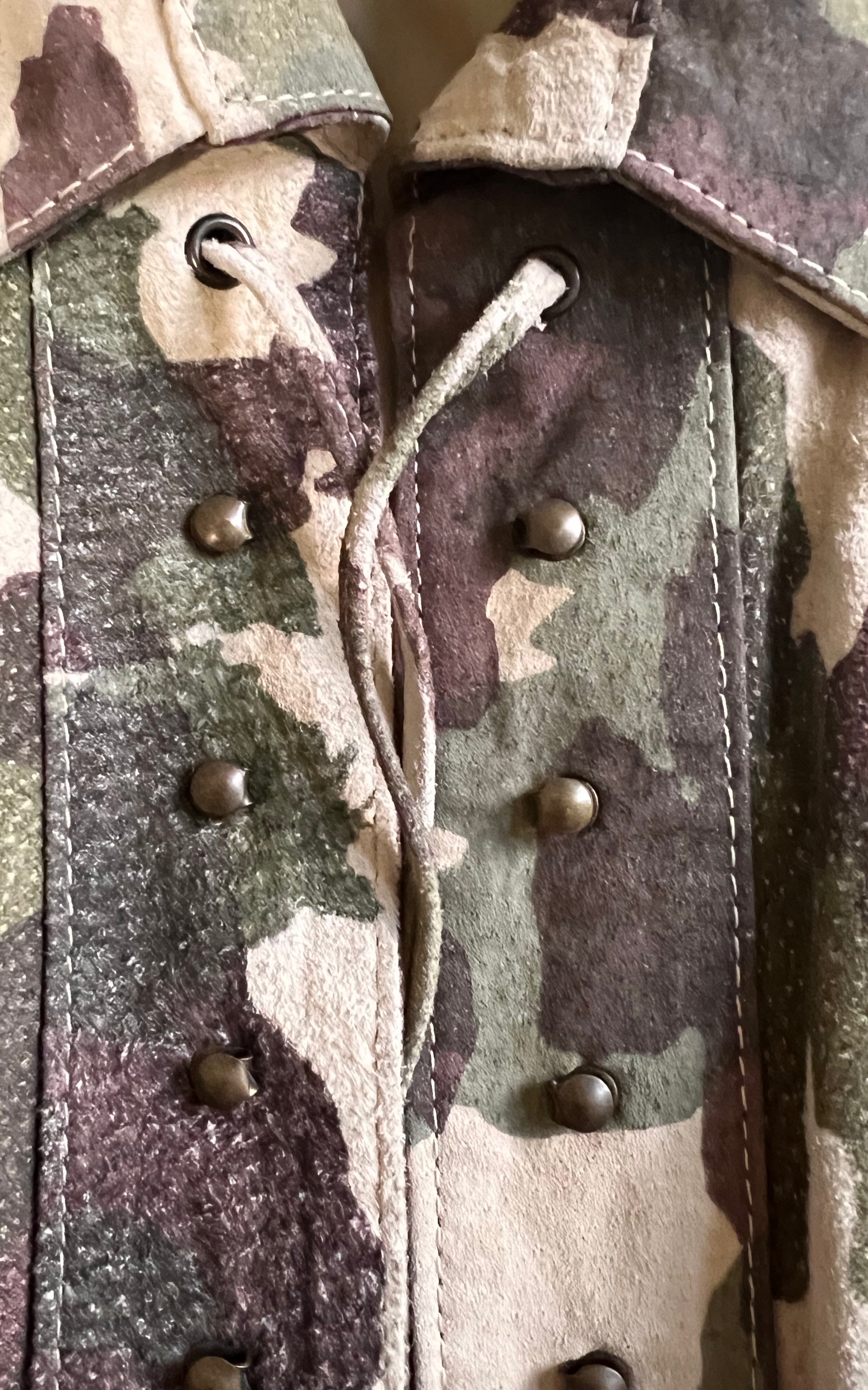 Camicia vintage in pelle scamosciata mimetica