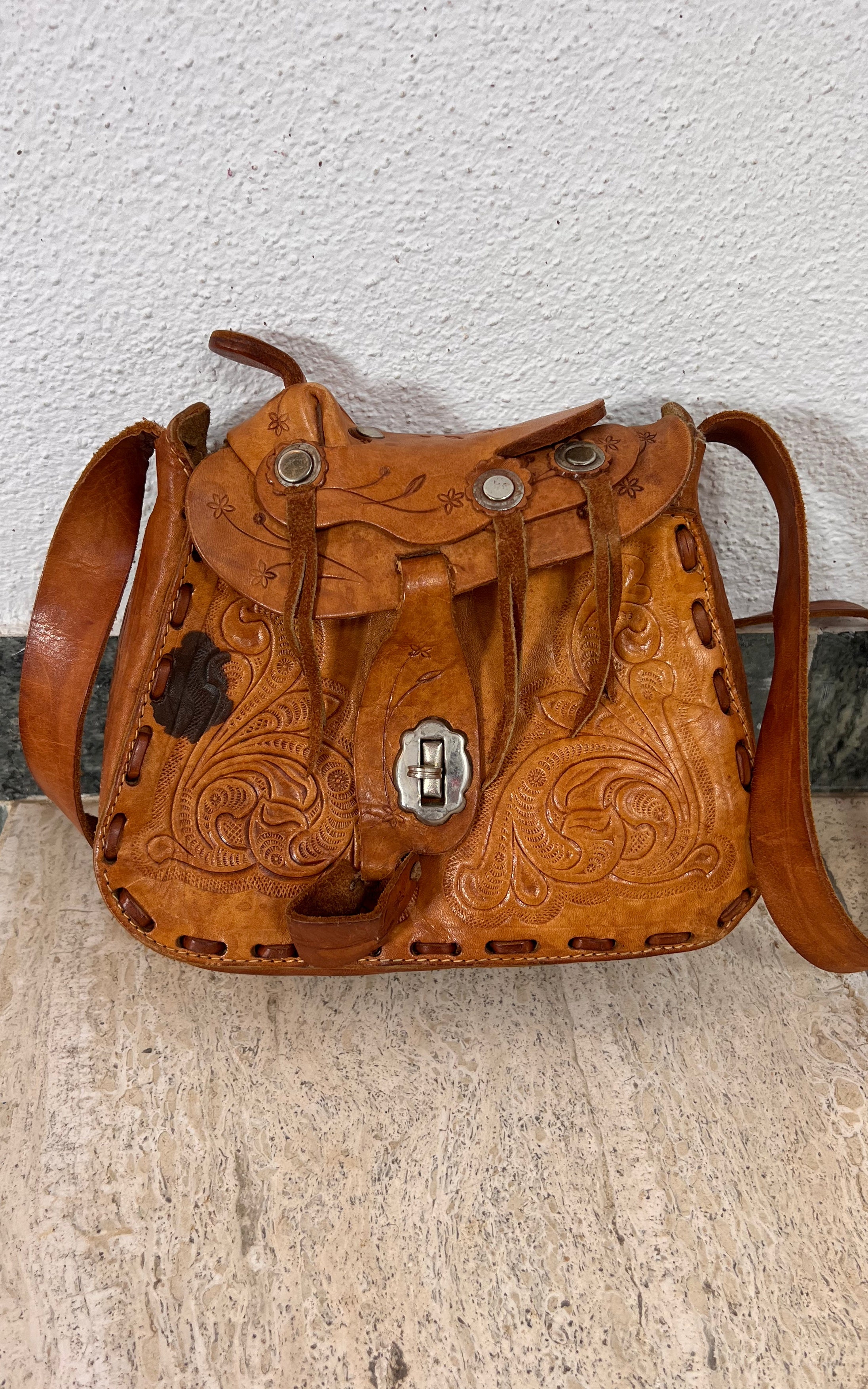 Vintage 1970s Tooled Leather Western Saddle Shoulder Bag