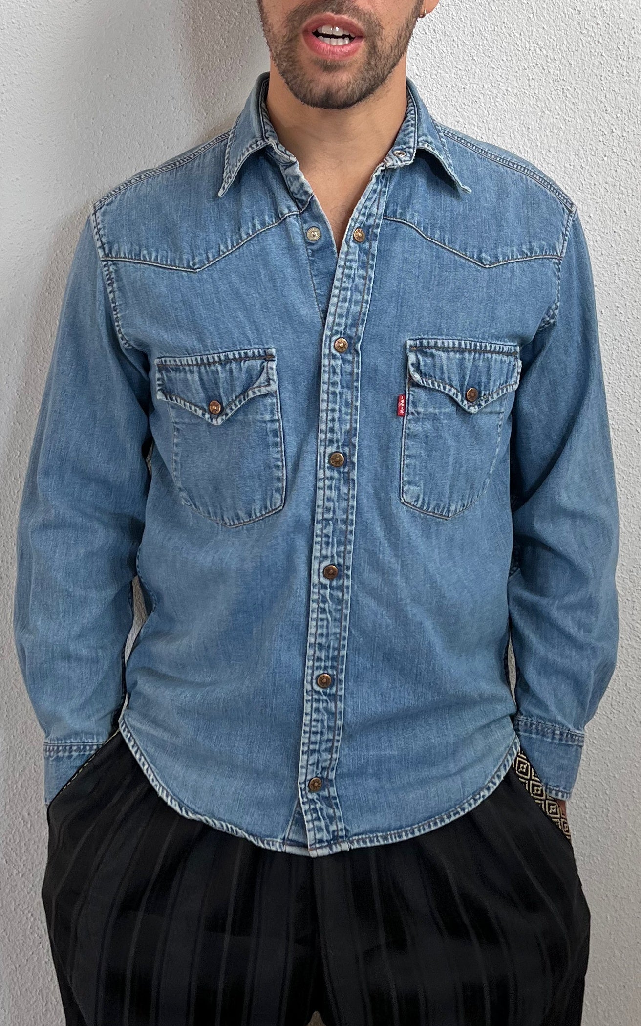 Vintage MENS Levis Denim Button Down Shirt