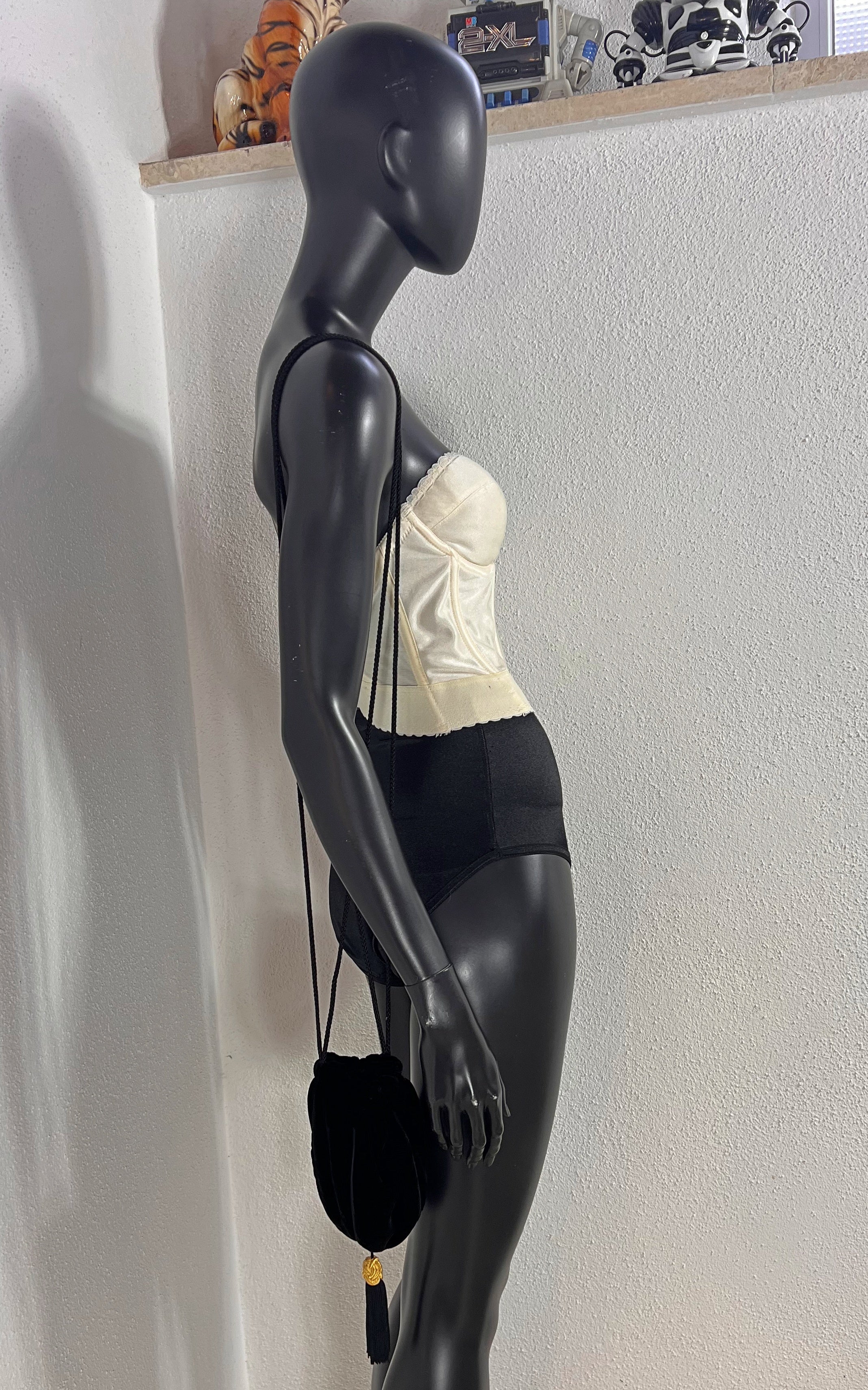 Vintage Pompadour Velvet Tassel Bag