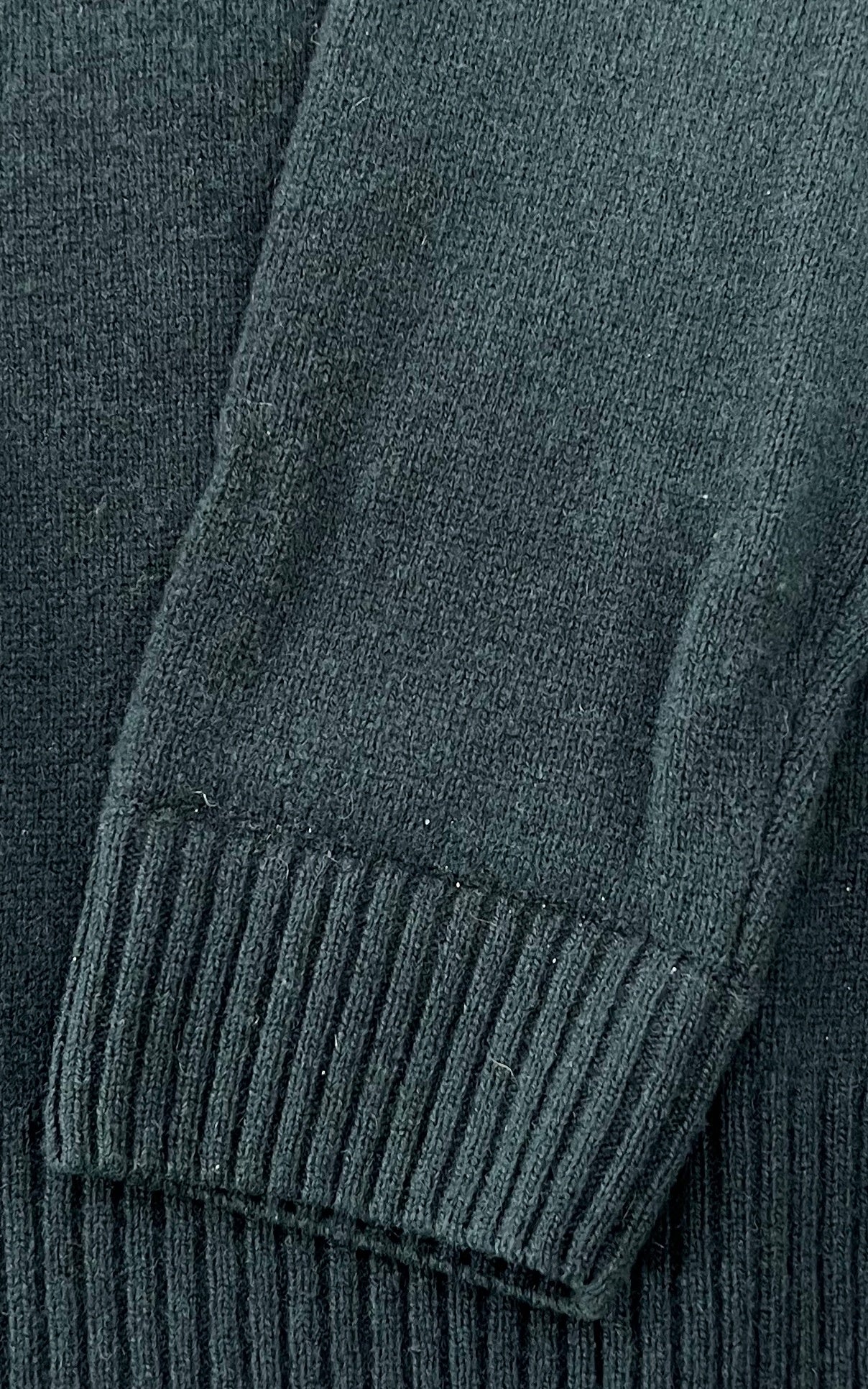 Vintage MENS GANT 100% Lambswool V-Neck Sweater