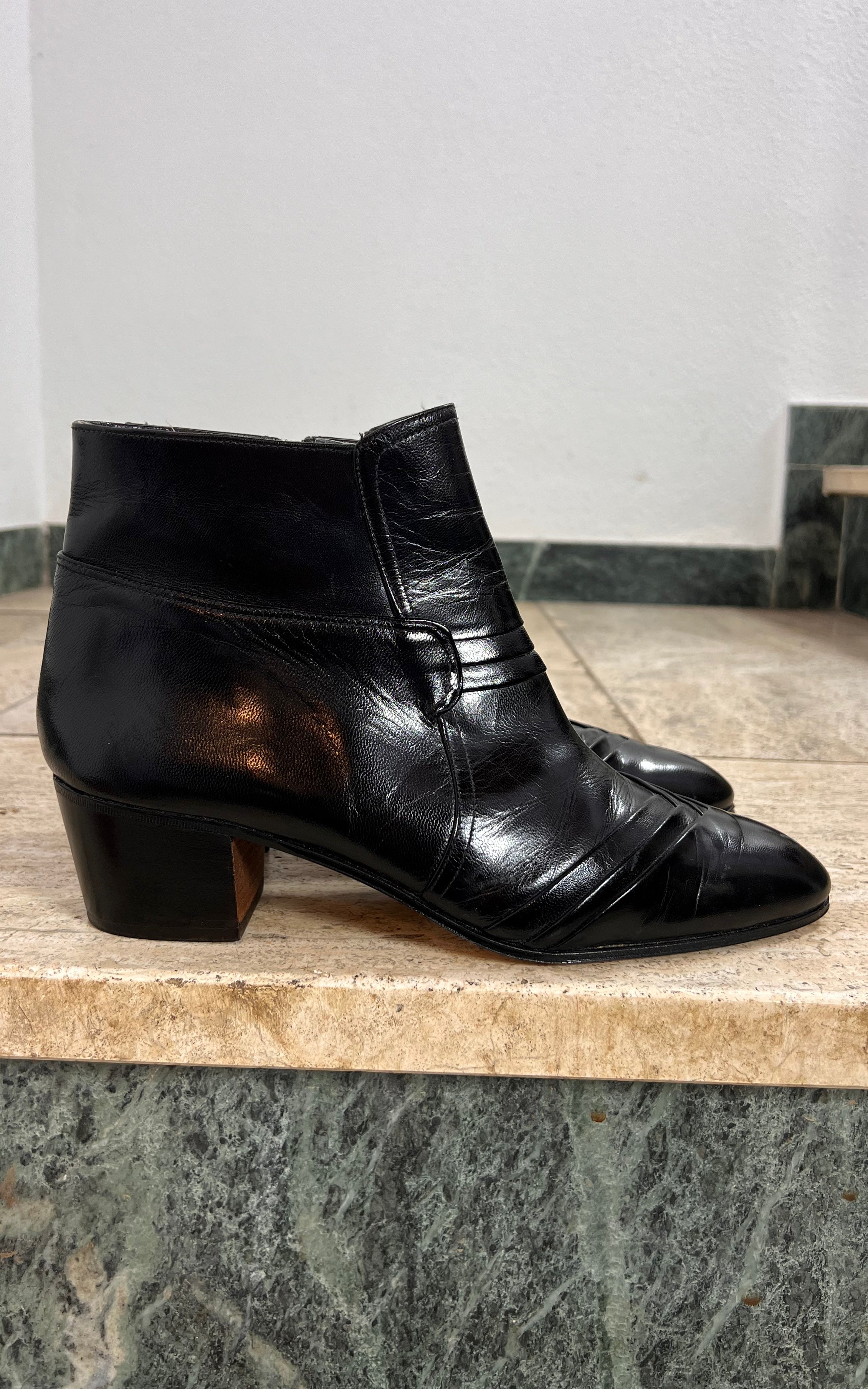 Vintage MENS Black Leather Ankle Boots 42