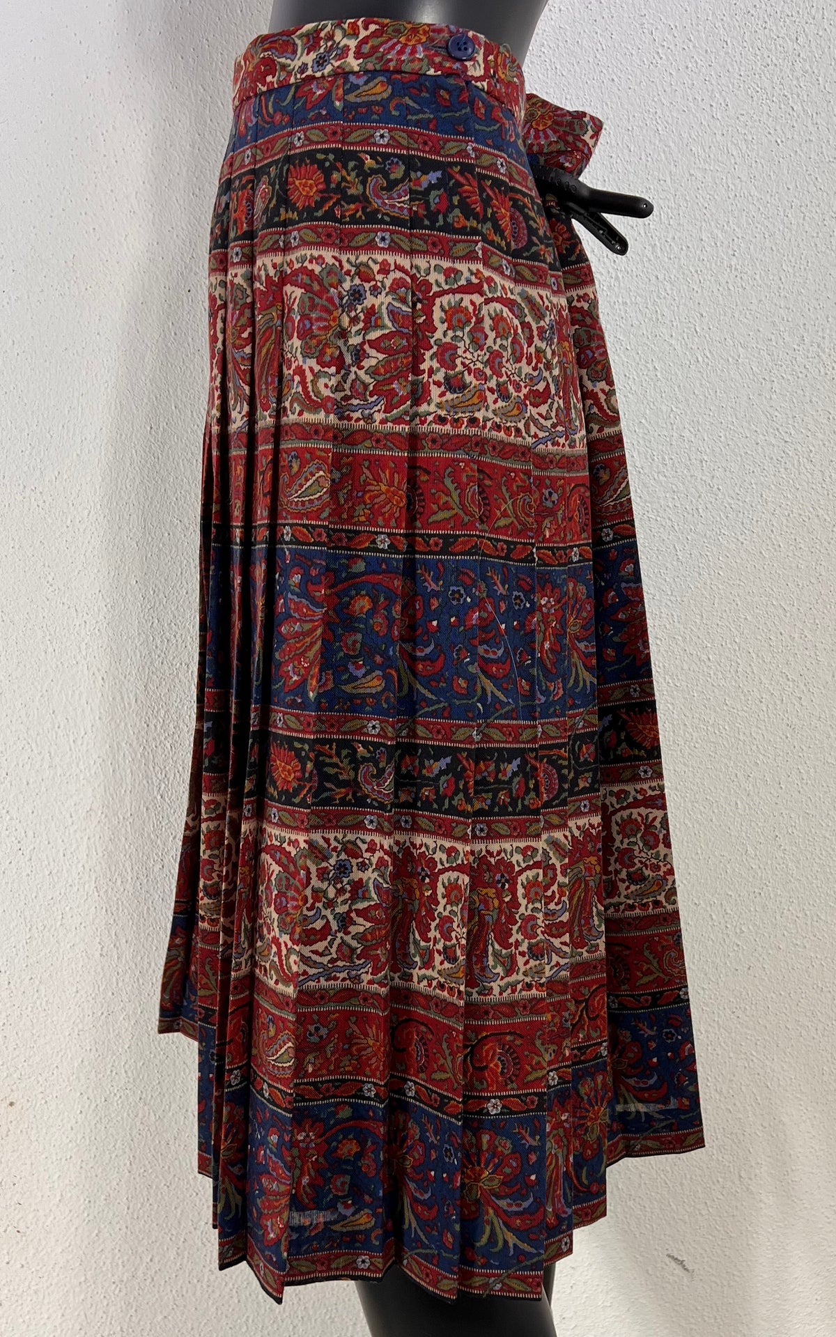 Vintage Pleated Midi Skirt with Ornate Paisley Floral Print