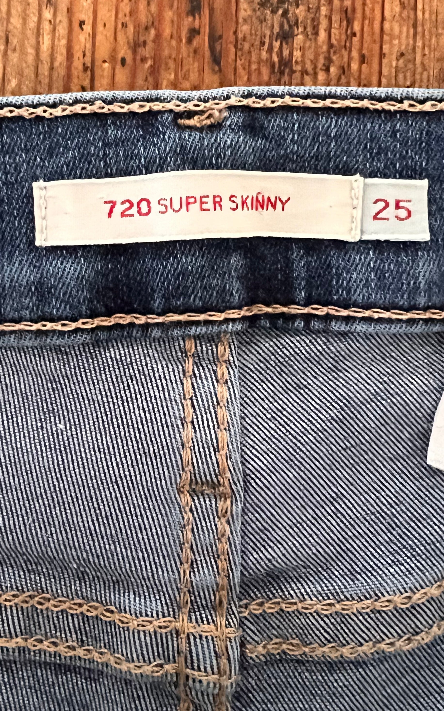 Pantaloni super skinny Levis