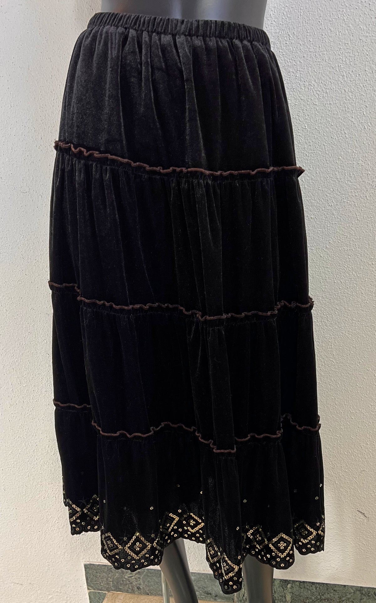 Vintage Y2K Black Velvet Tiered Skirt with Sequin Embroidery