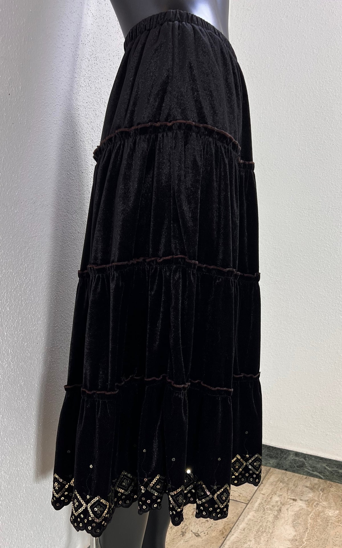 Vintage Y2K Black Velvet Tiered Skirt with Sequin Embroidery