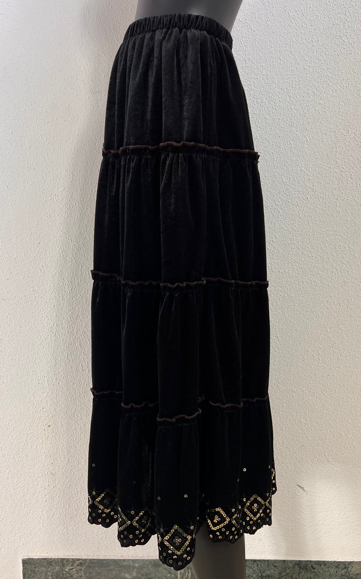 Vintage Y2K Black Velvet Tiered Skirt with Sequin Embroidery