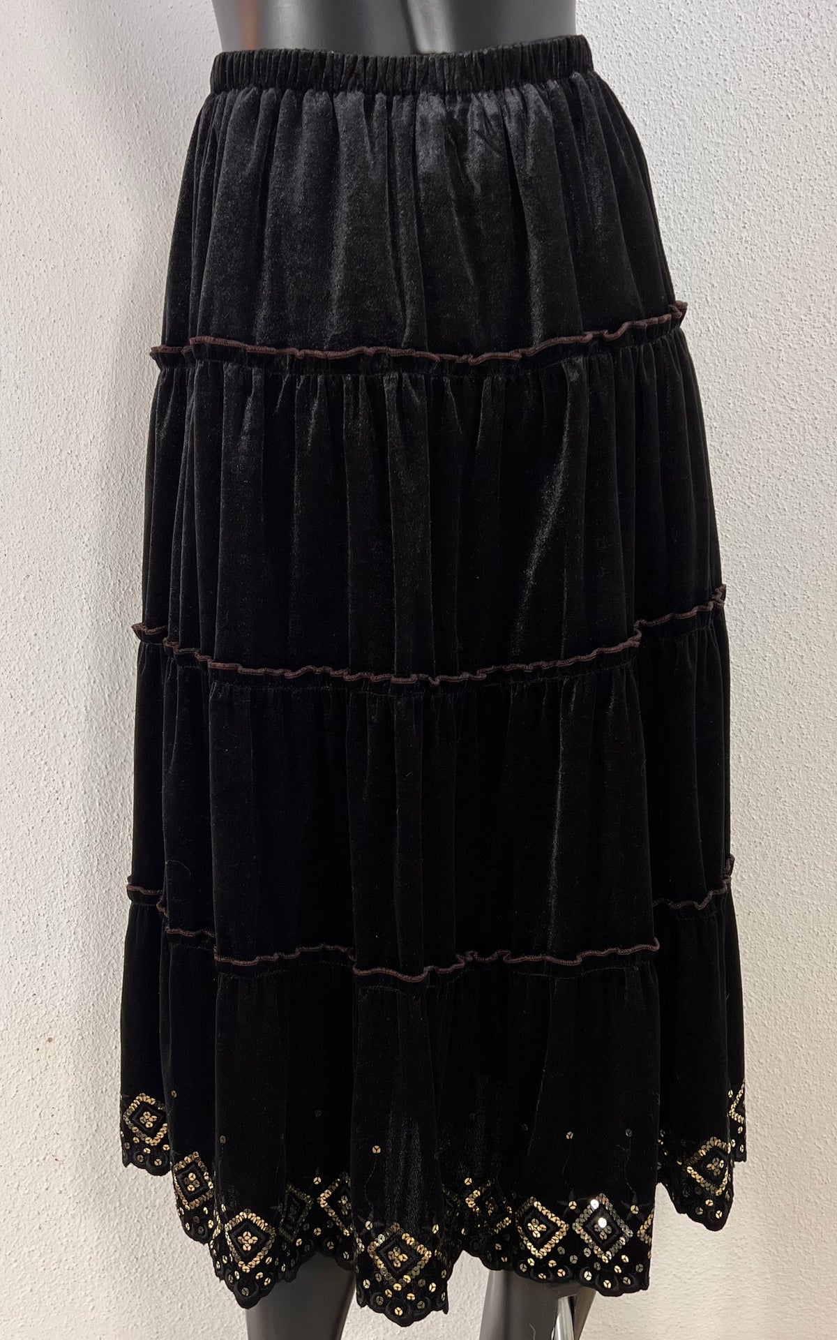 Vintage Y2K Black Velvet Tiered Skirt with Sequin Embroidery