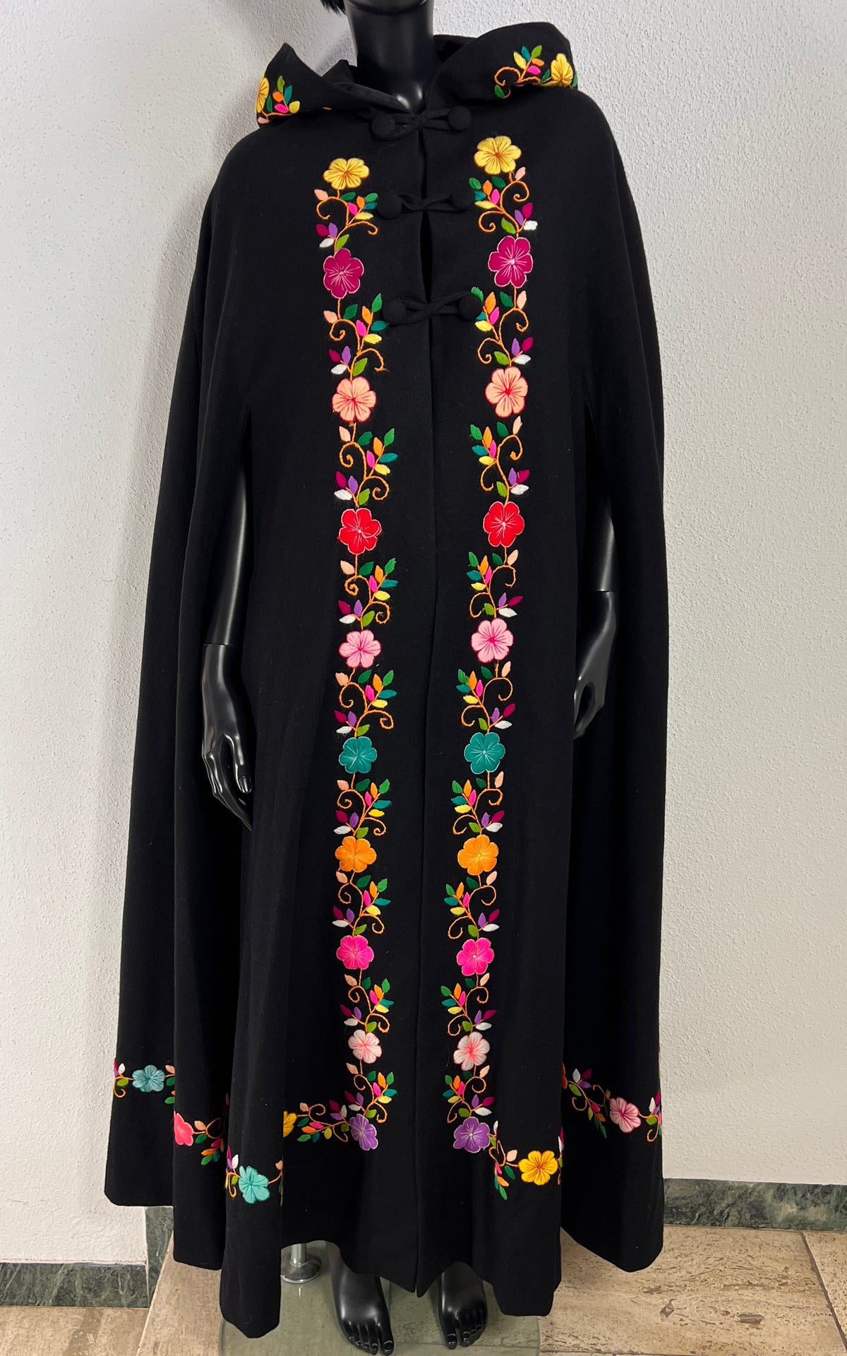 Vintage 1970s Black Wool Cape with Floral Embroidery