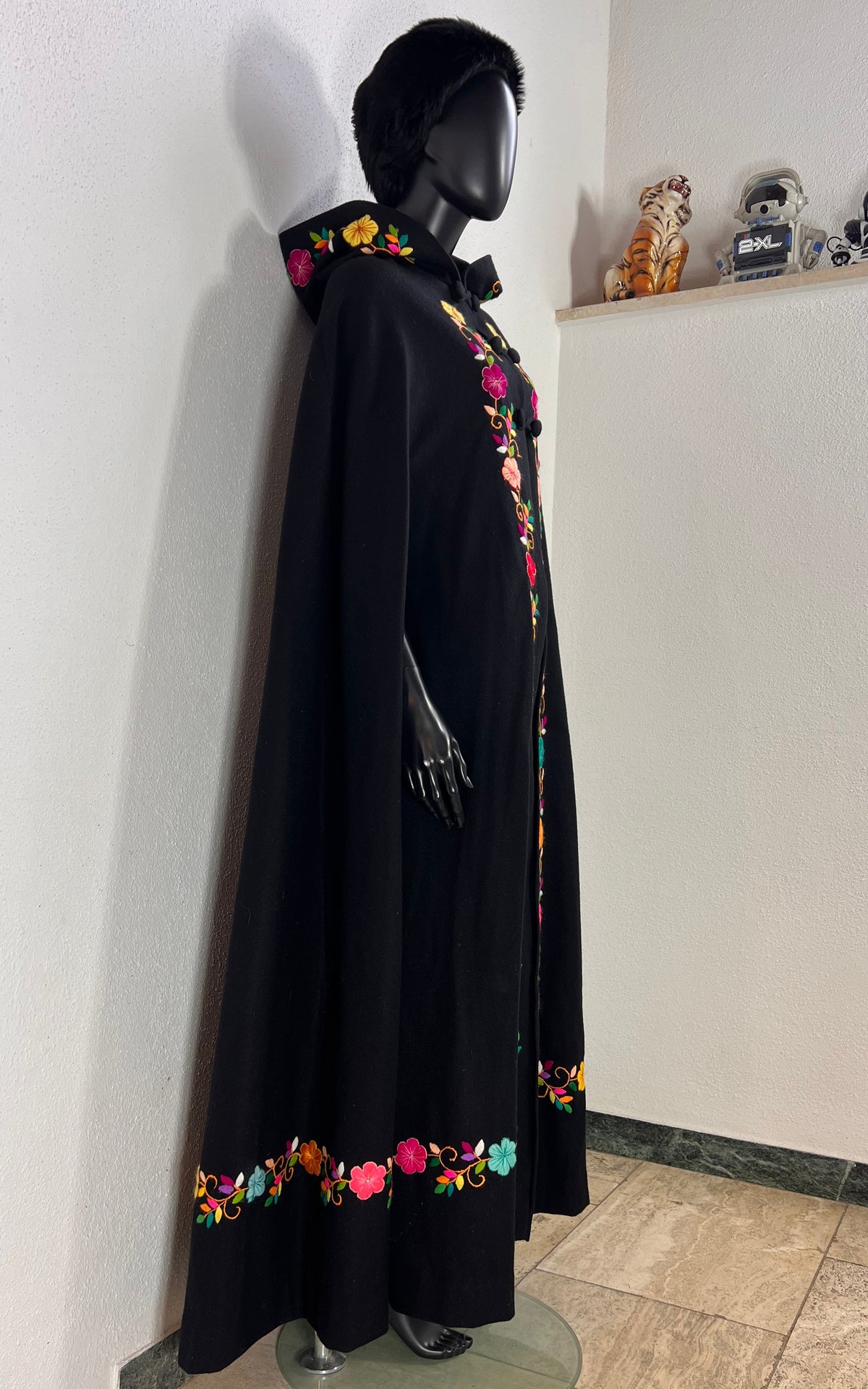 Vintage 1970s Black Wool Cape with Floral Embroidery