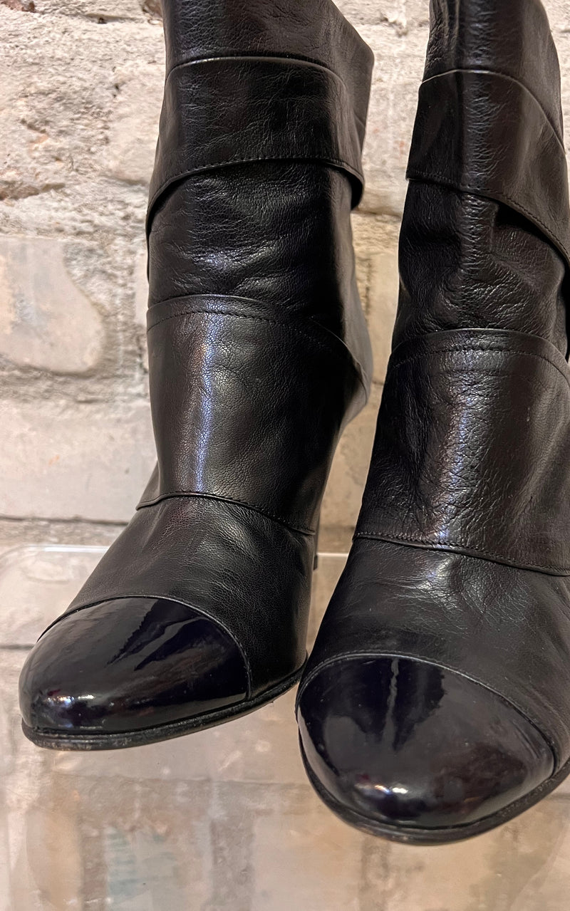Vintage Patent Leather Heels 40