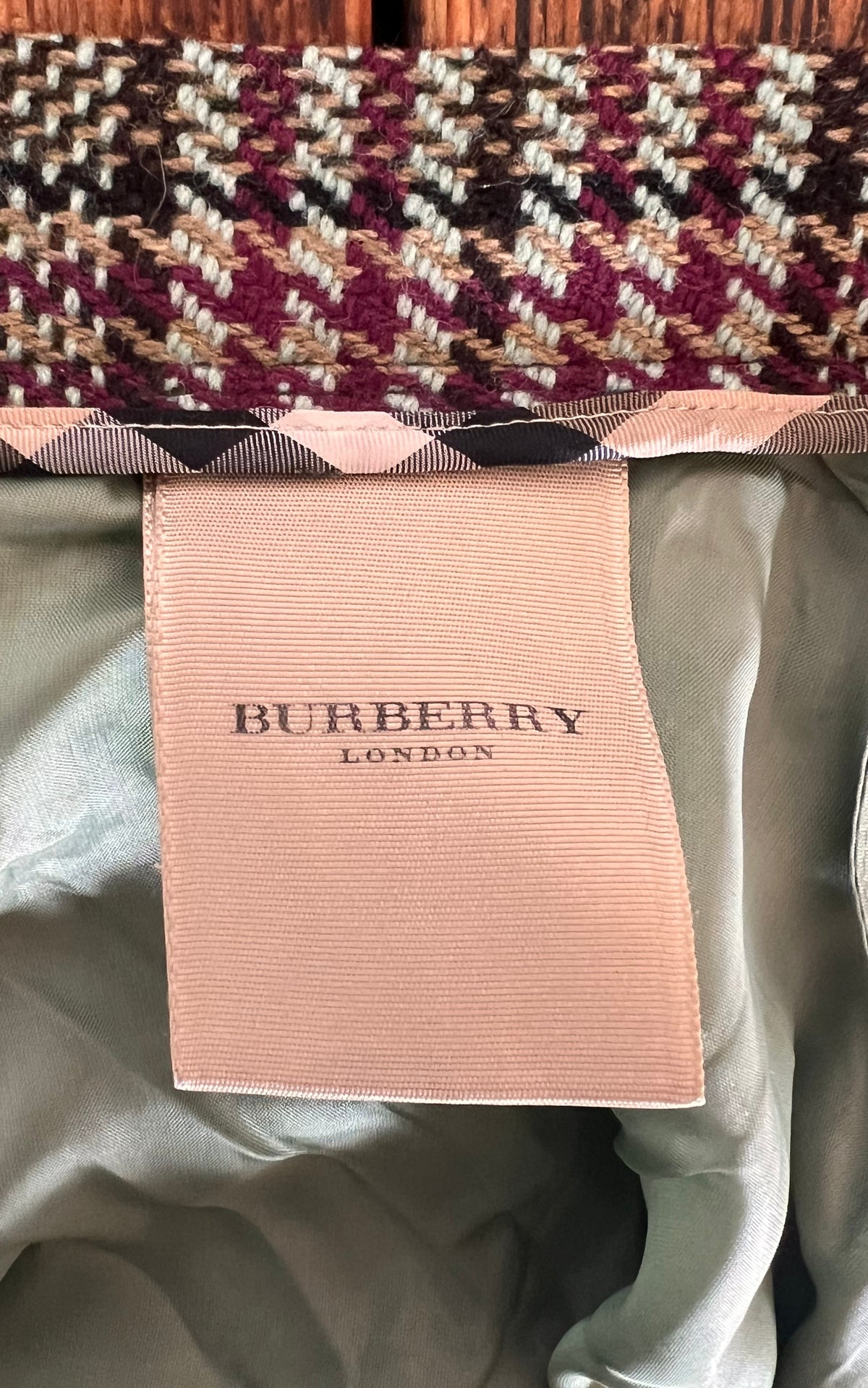 Burberry London Pure Wool Check Skirt – Made in Italy