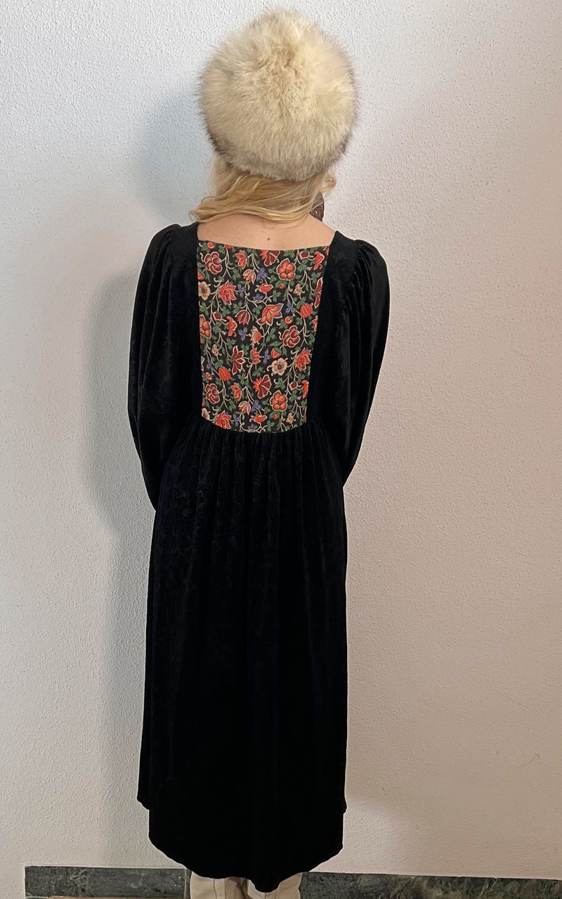 Vintage 70s Rosa Ronstedt Dress
