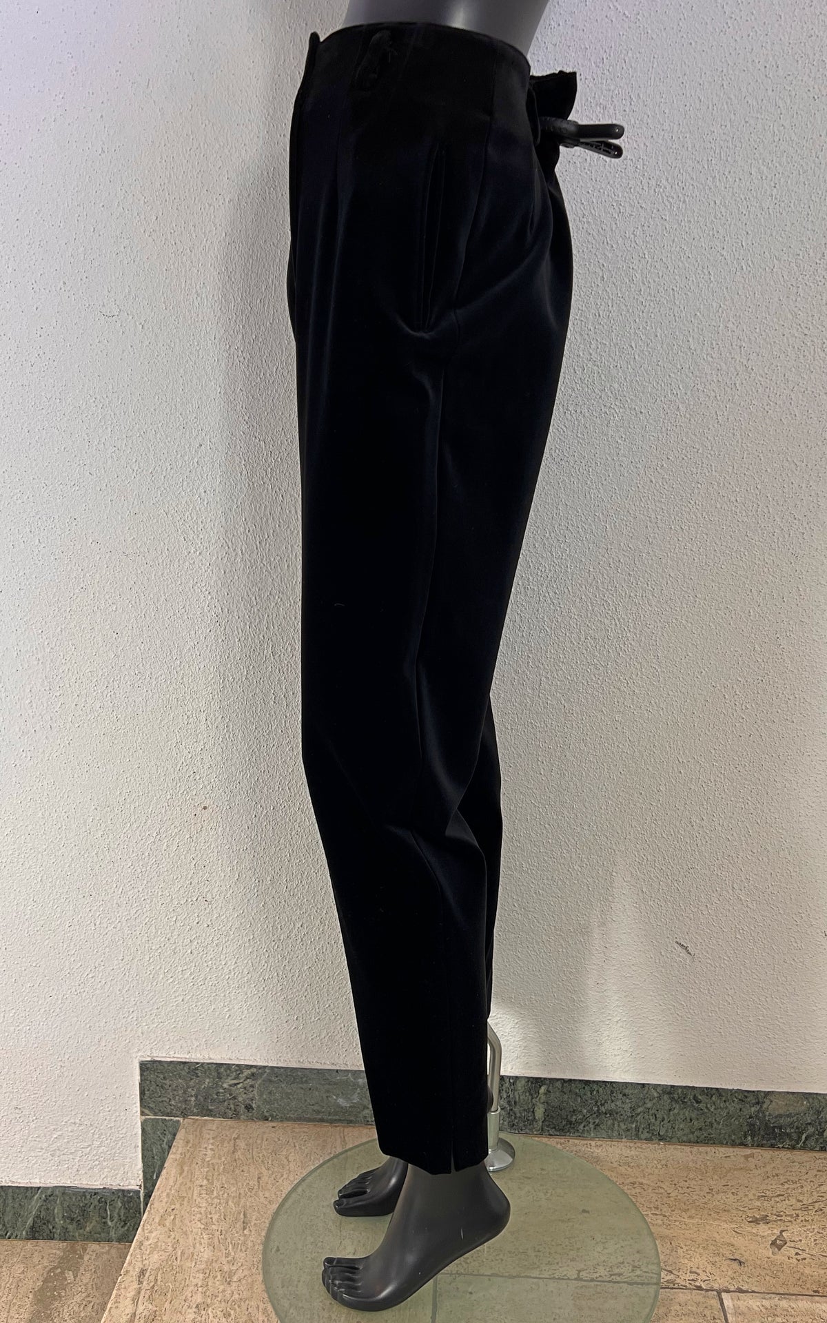 Vintage Black Velvet High-Waisted Trousers – Boutique by Elegance Paris