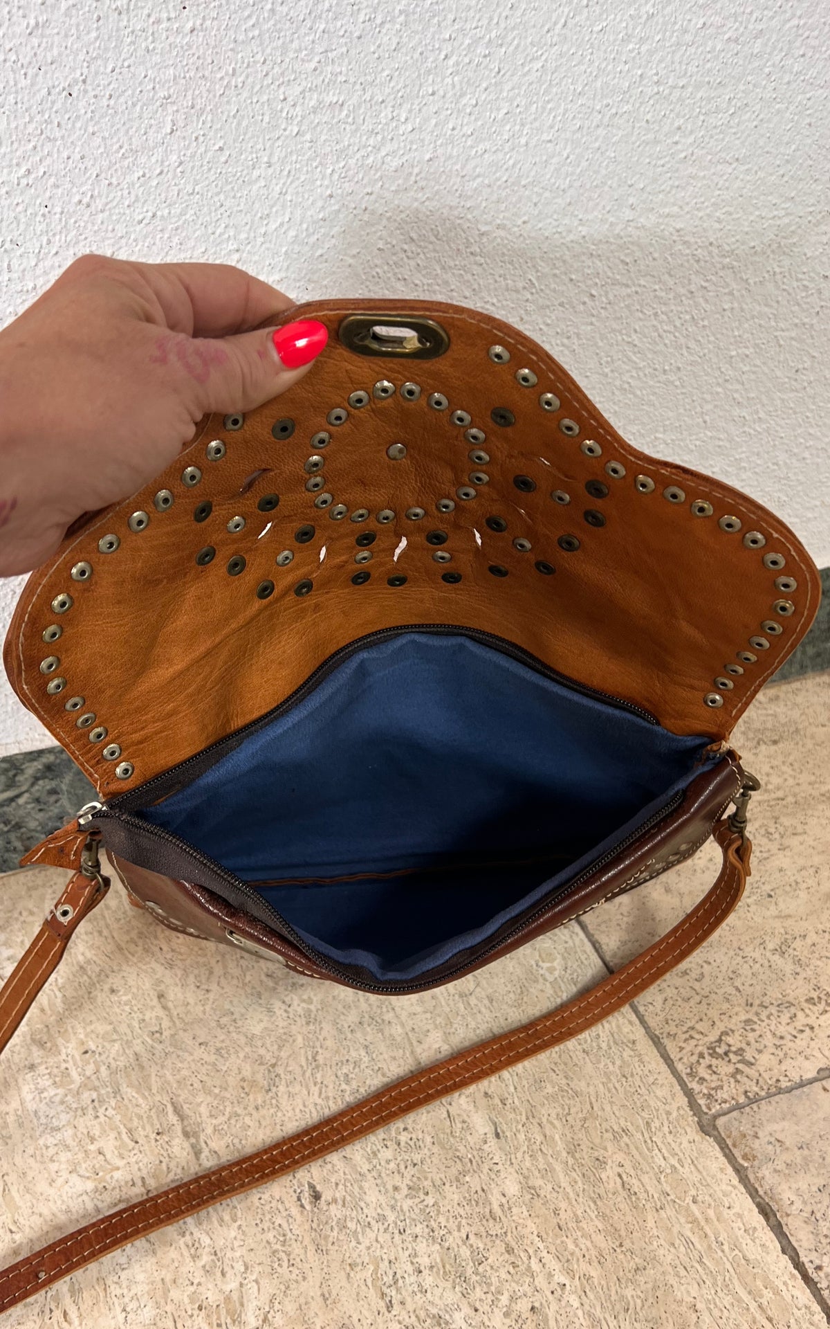 Vintage Hippie Cognac Leather Shoulder Bag with Studded Sunburst Detail