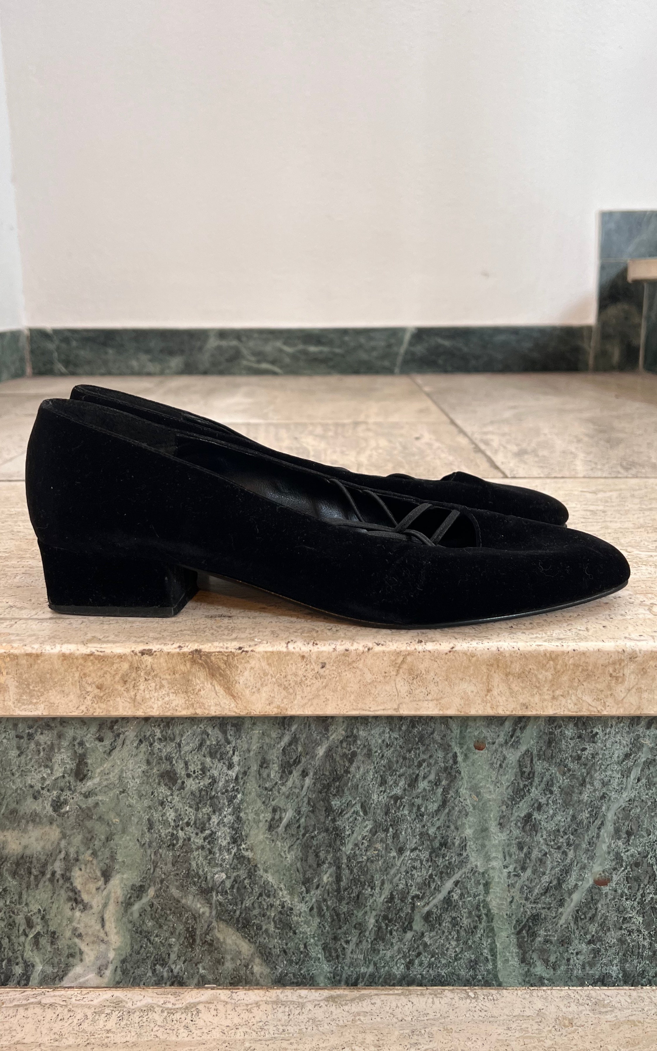 Vintage Mootsie Tootsie Velvet Ballerinas 41