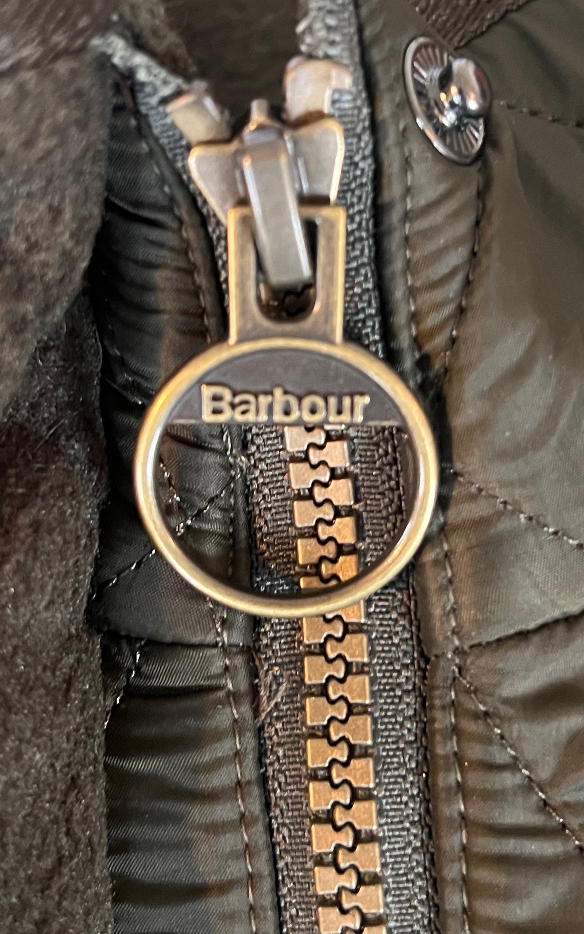 Barbour Cavalry Polarquilt Jacket in Olive Green – UK 10 / EU 36