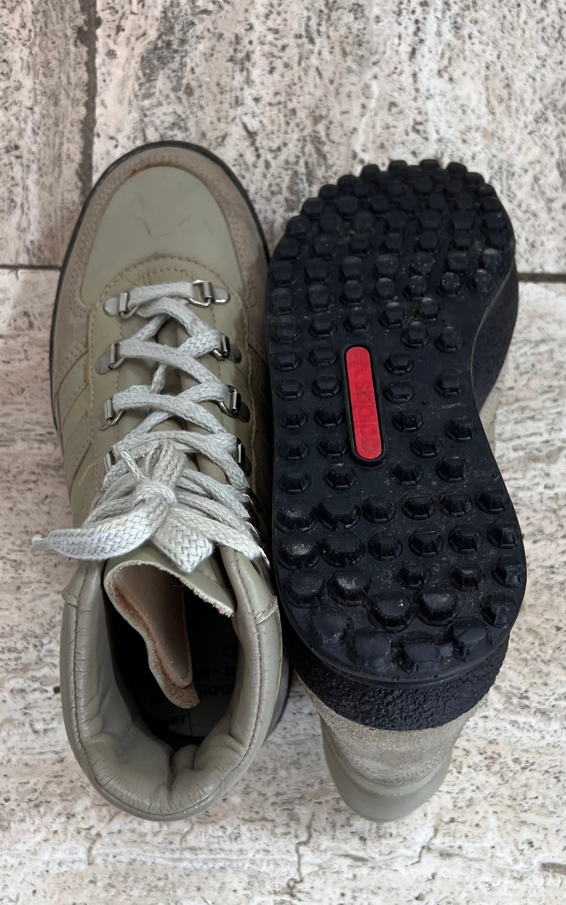 Vintage 80s Adidas Alaska Trekking Boots 40