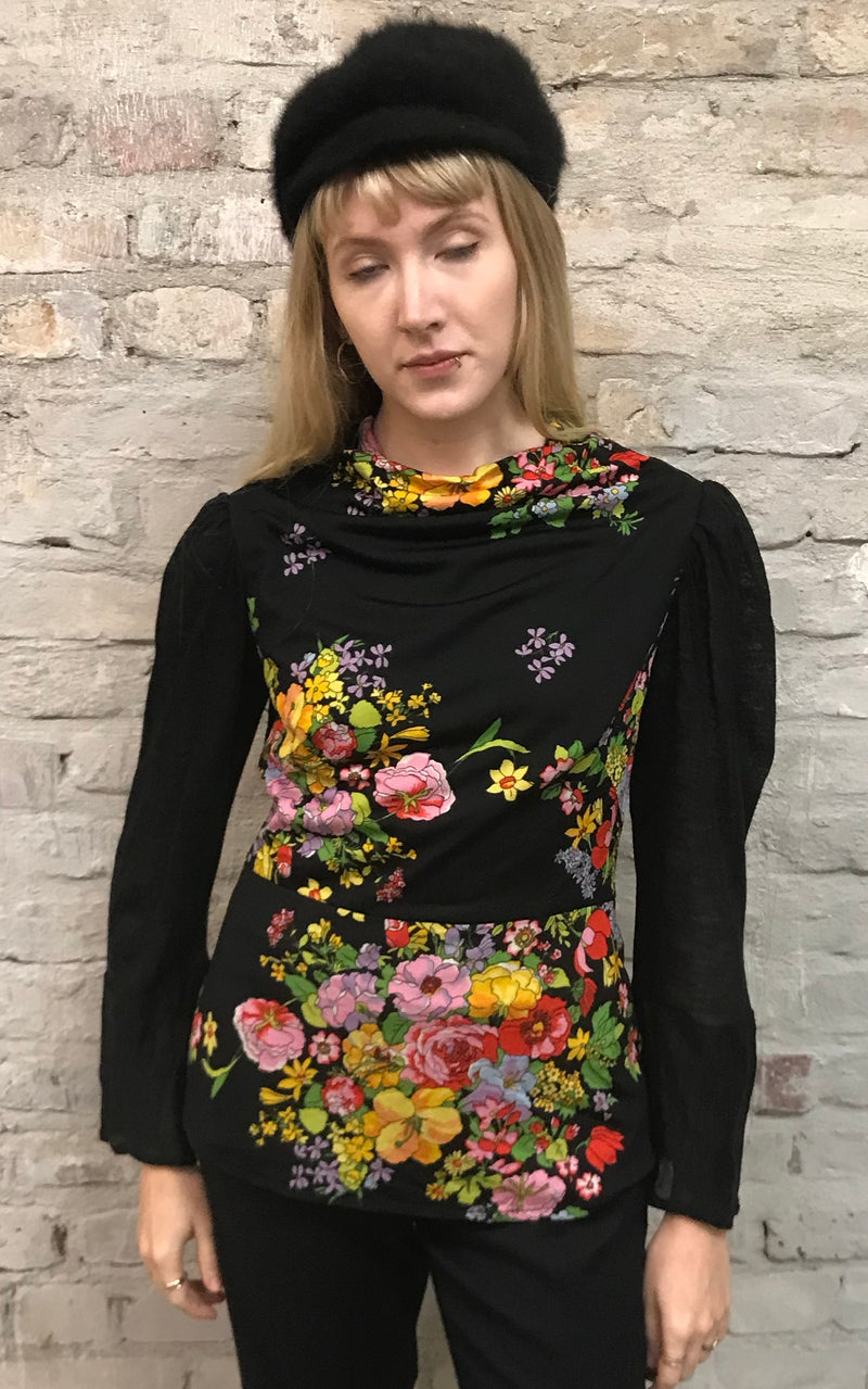 Cute 70s Flower Top