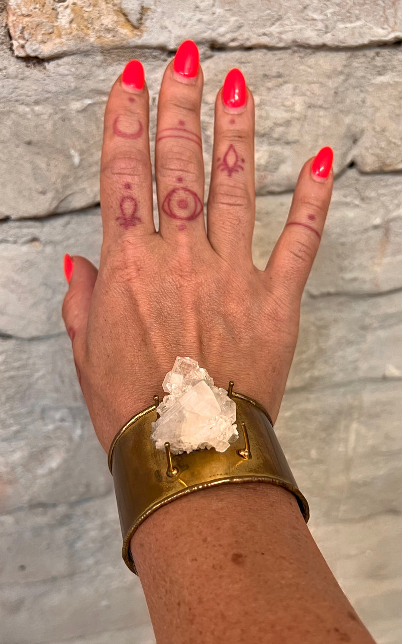 1968 VINTAGE X BOHEMIAN BOTANICALS Clear Crystal Cuff