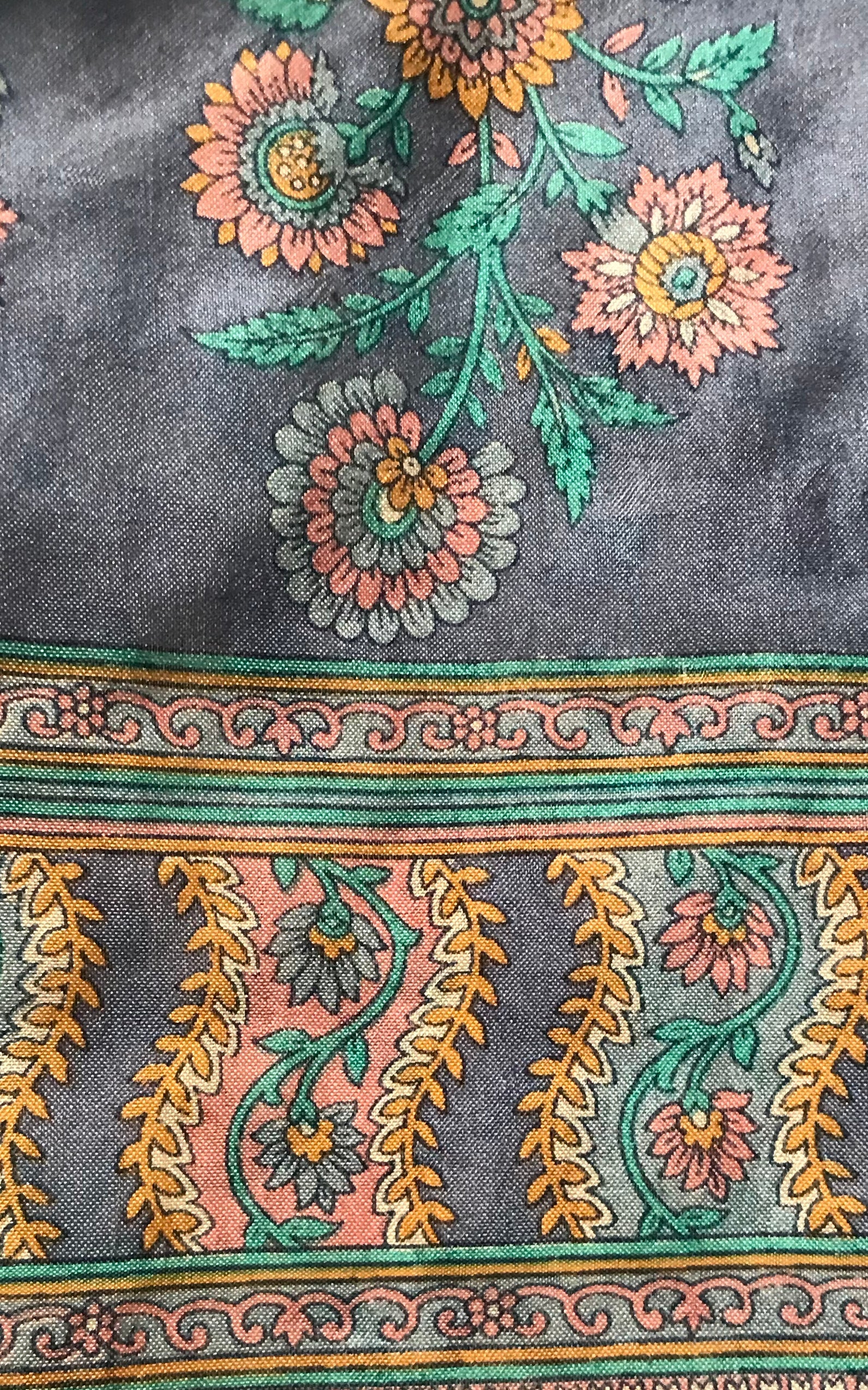 Bellissimo abito lungo realizzato in seta sari riciclata