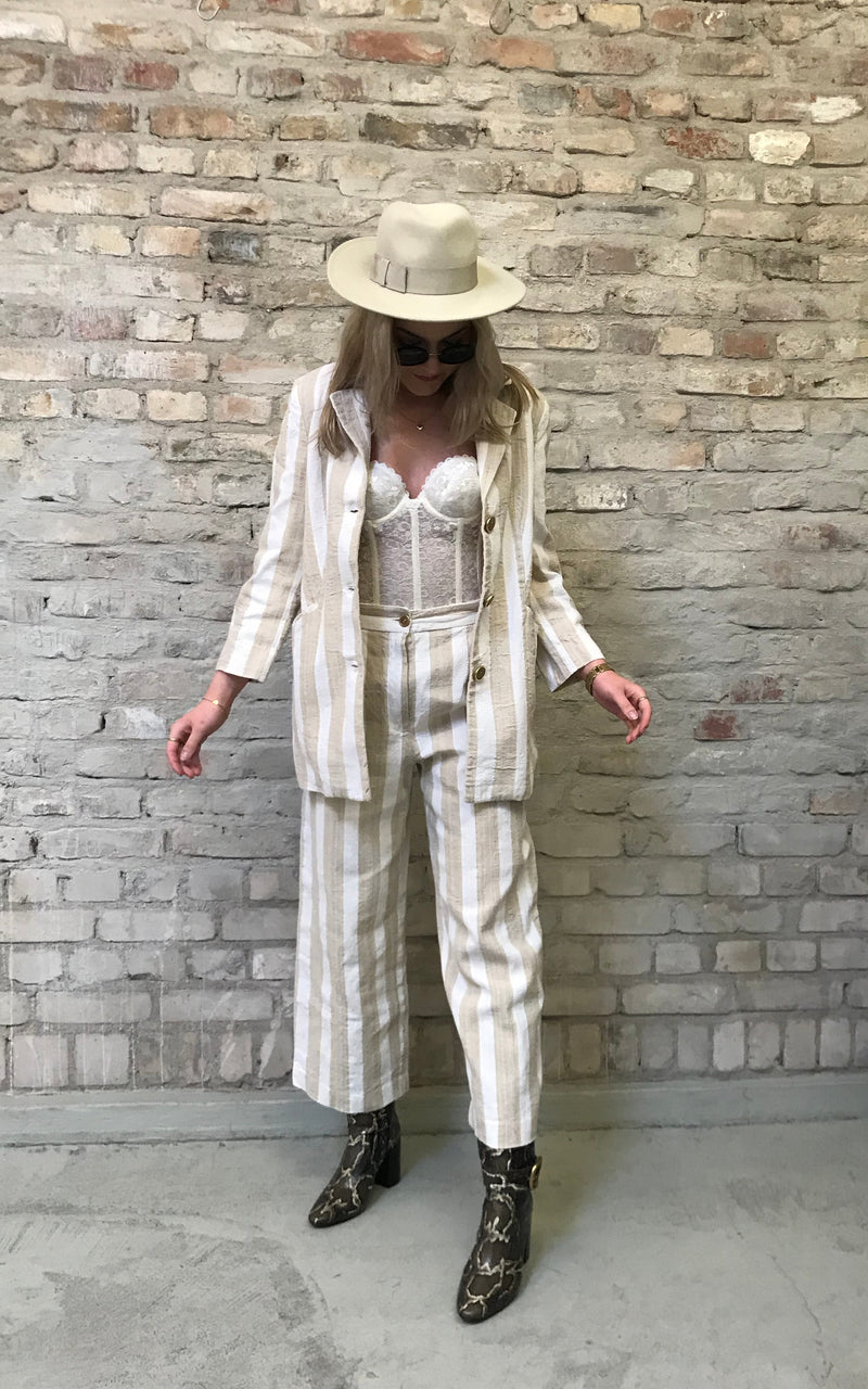 Amazing 90s Raw Linnen Suit