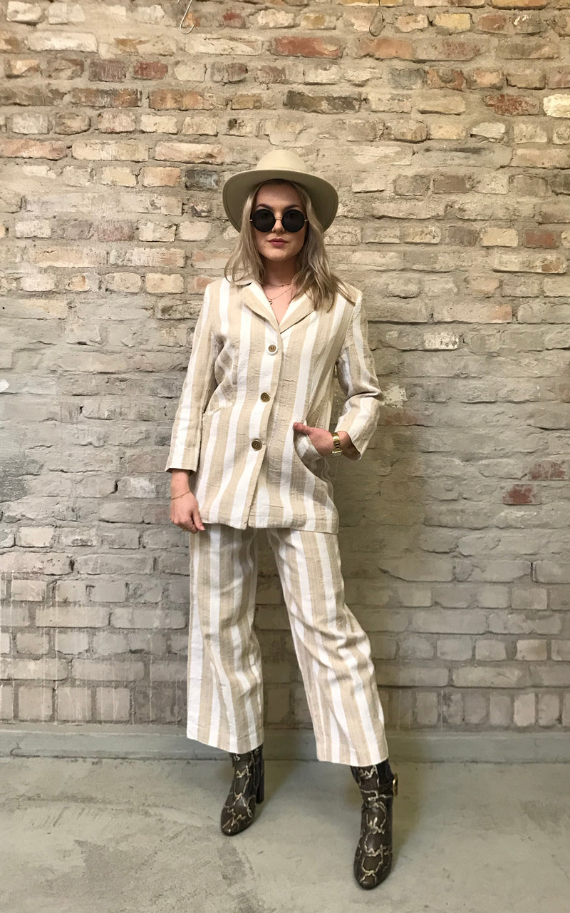 Amazing 90s Raw Linnen Suit